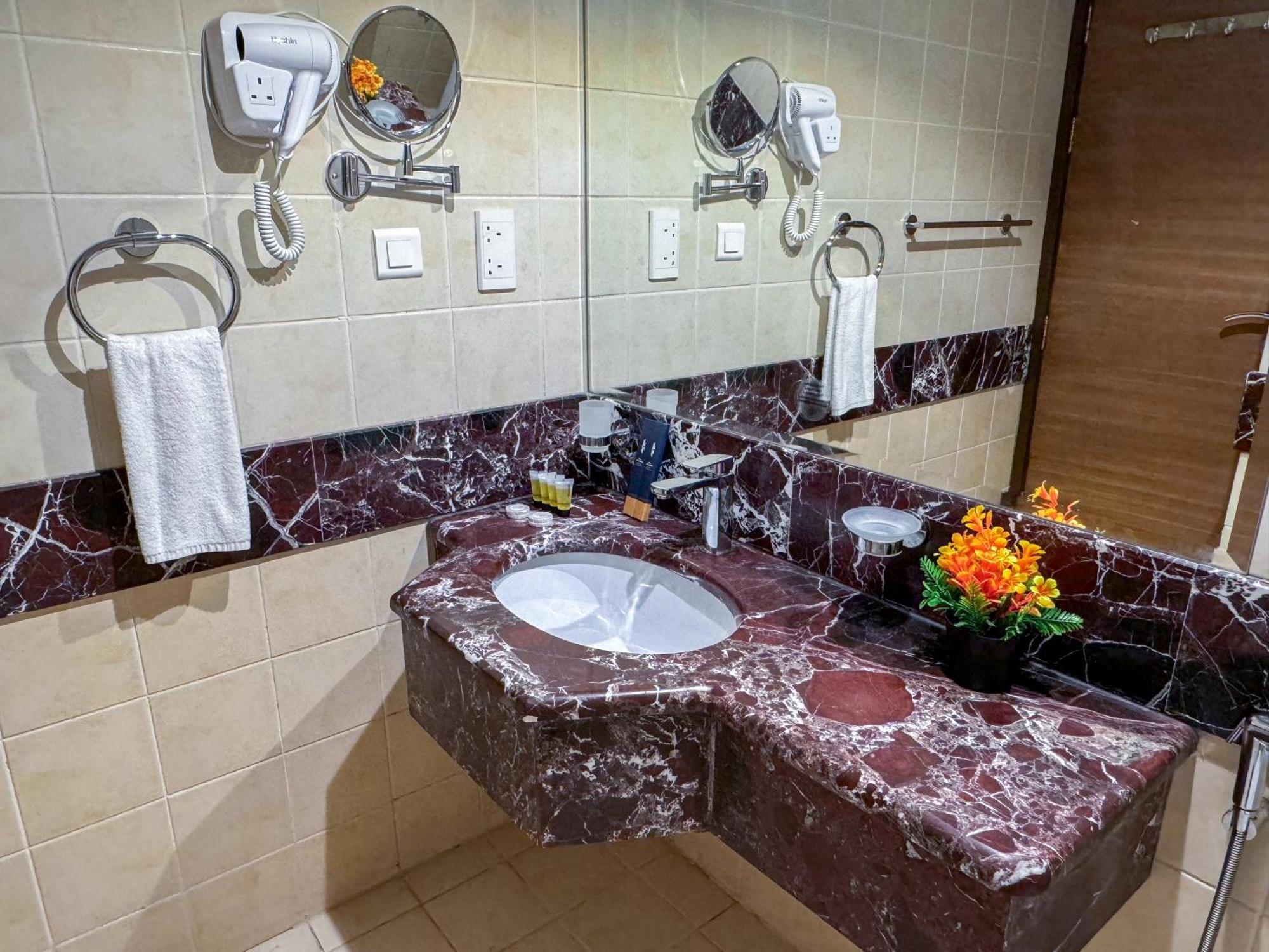 Rabwat Al Safwah Golden Hotel Medina Esterno foto