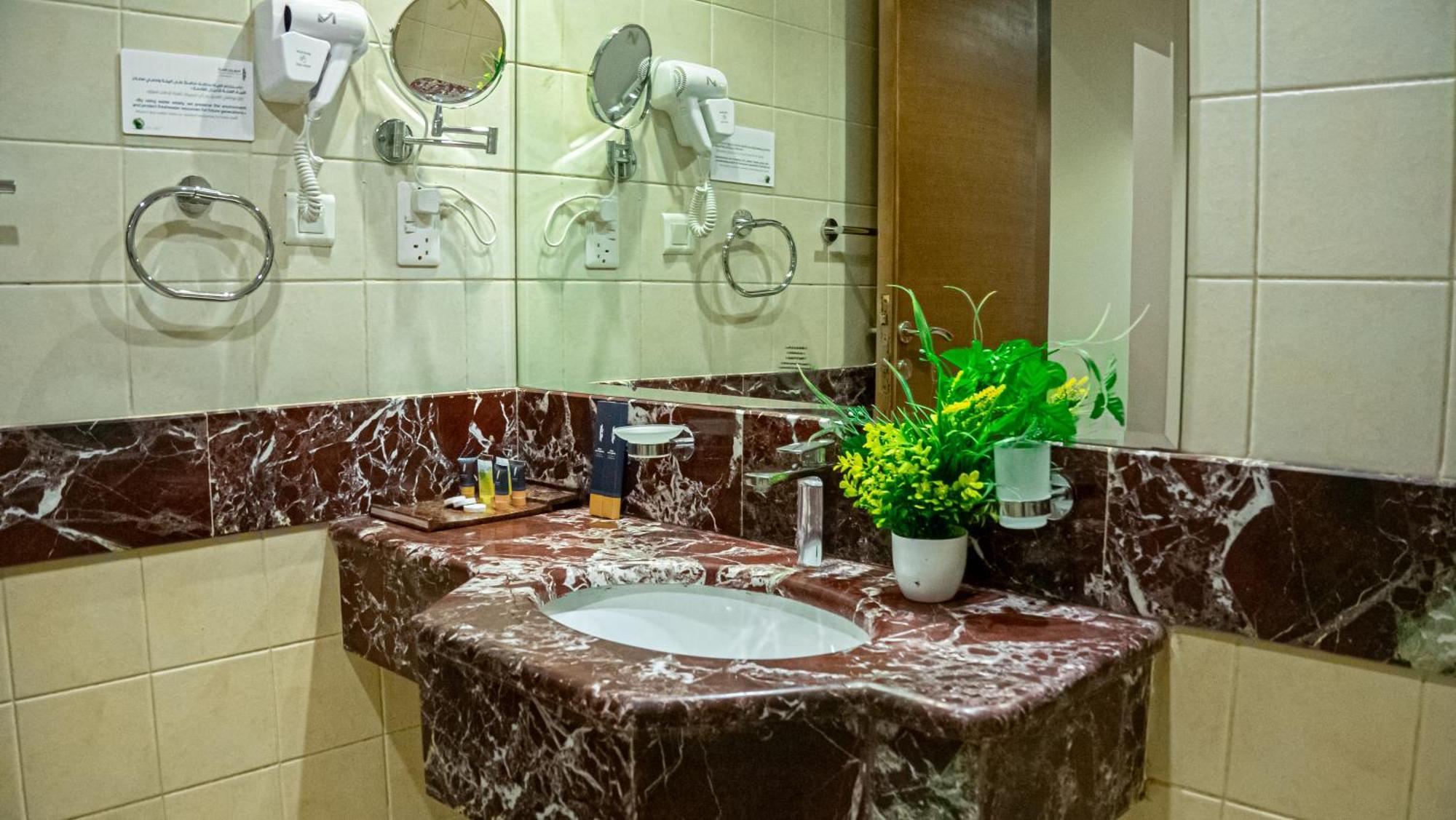 Rabwat Al Safwah Golden Hotel Medina Esterno foto